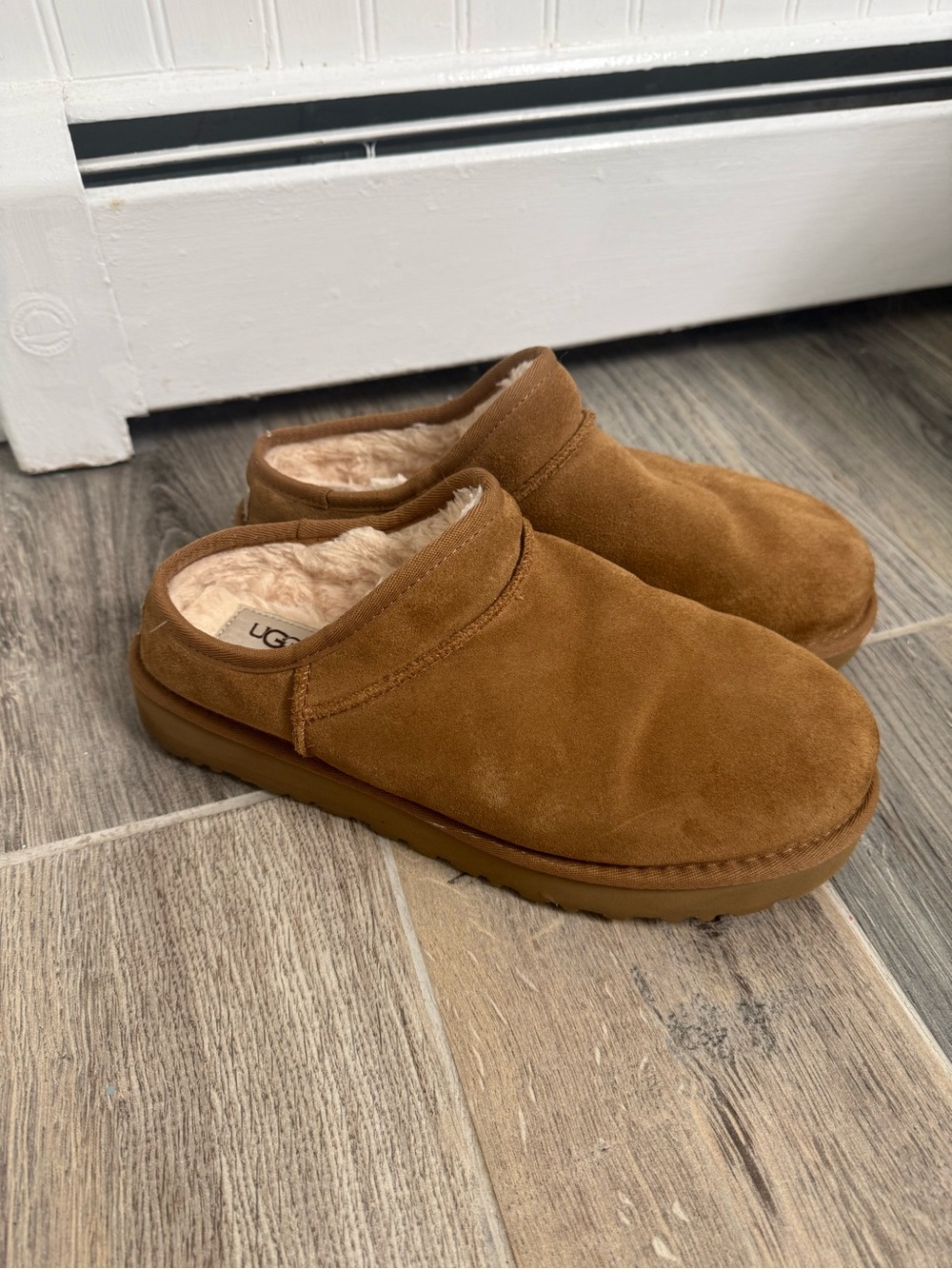 UGG Classic Slipper